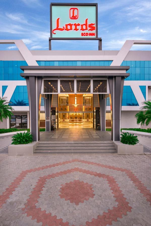 Lords Eco Inn Morbi Экстерьер фото