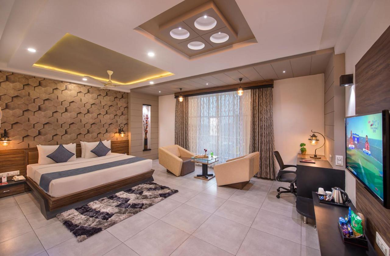 Lords Eco Inn Morbi Экстерьер фото